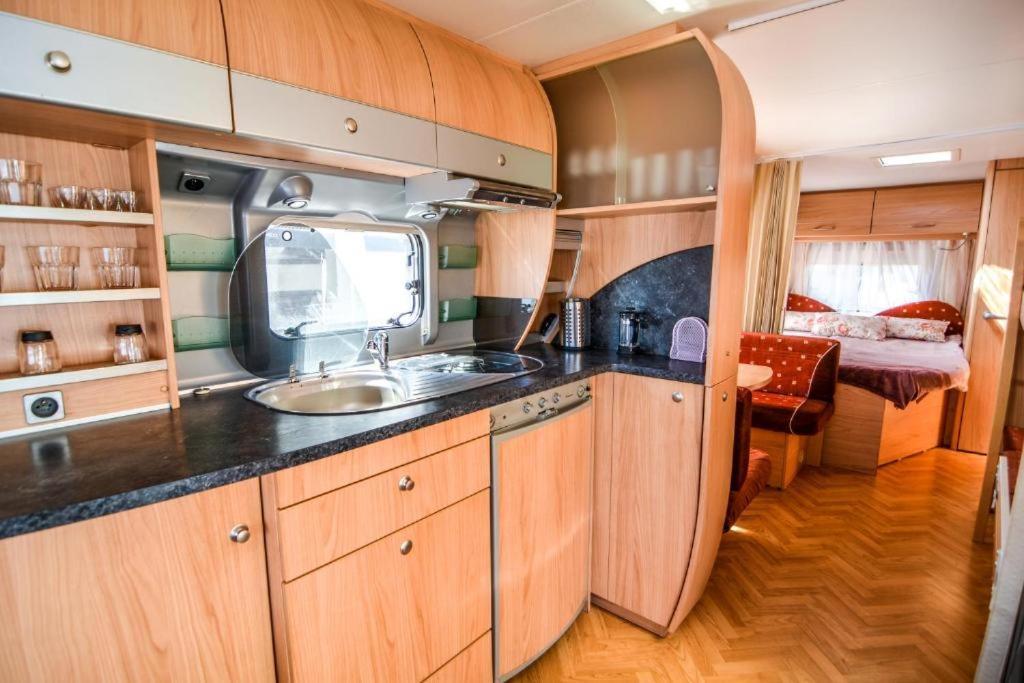 Camping Molo Surf Spot Jastarnia Buitenkant foto